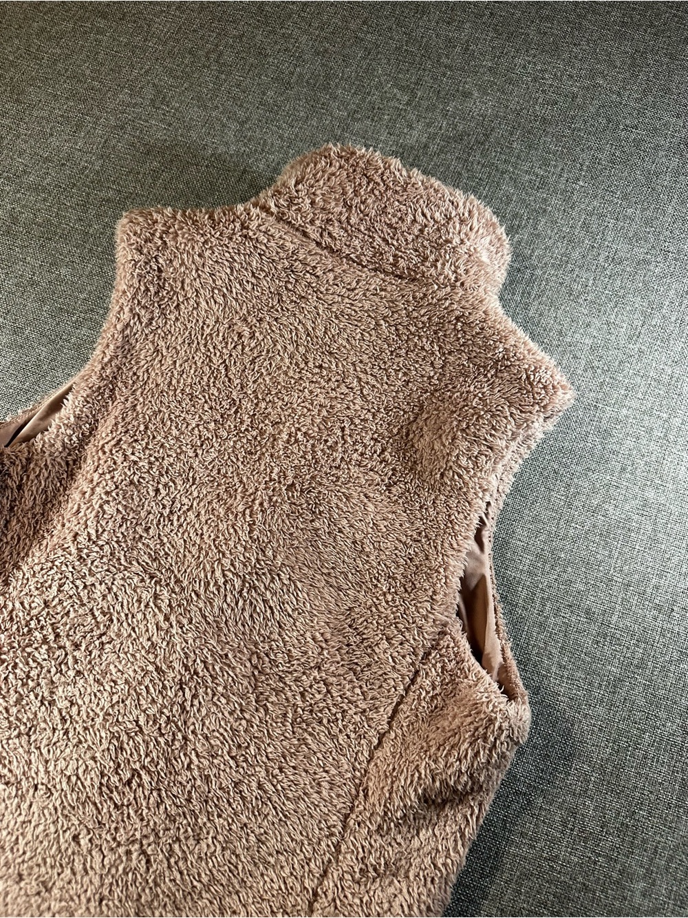 Patagonia Women’s Sherpa Fleece Vest in Taupe - Picture 9 of 12